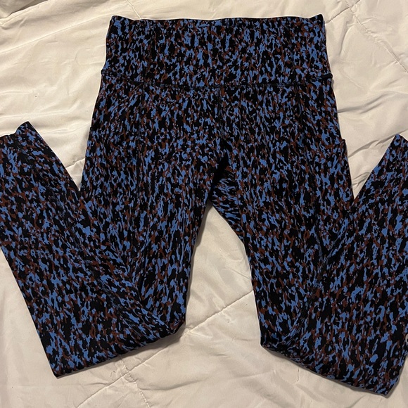 🍋 Lululemon Fast and Free High-Rise Leopard Camo Blue Nile Multi - Picture 2 of 5